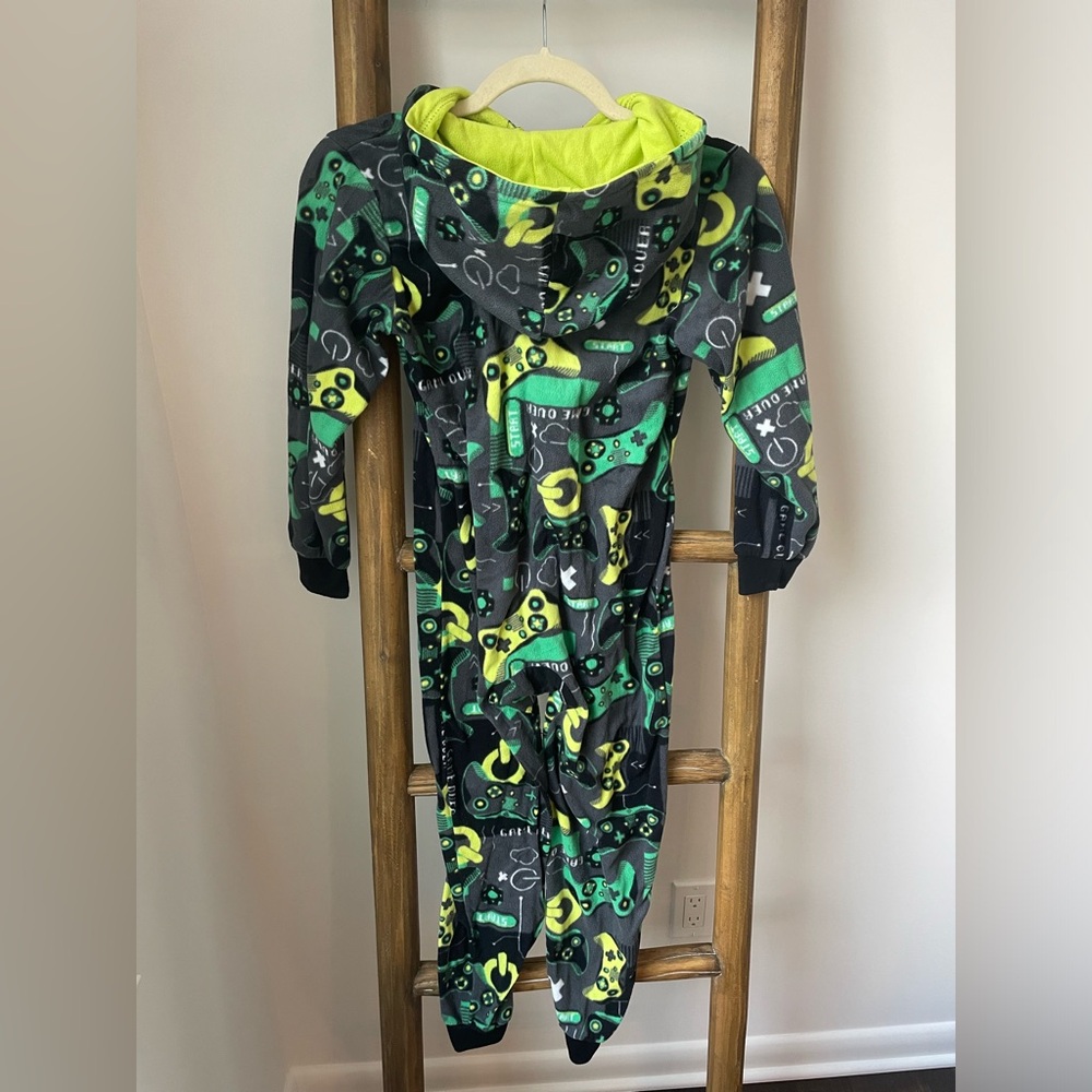 GUC Gaming Onesie - Picture 2 of 4